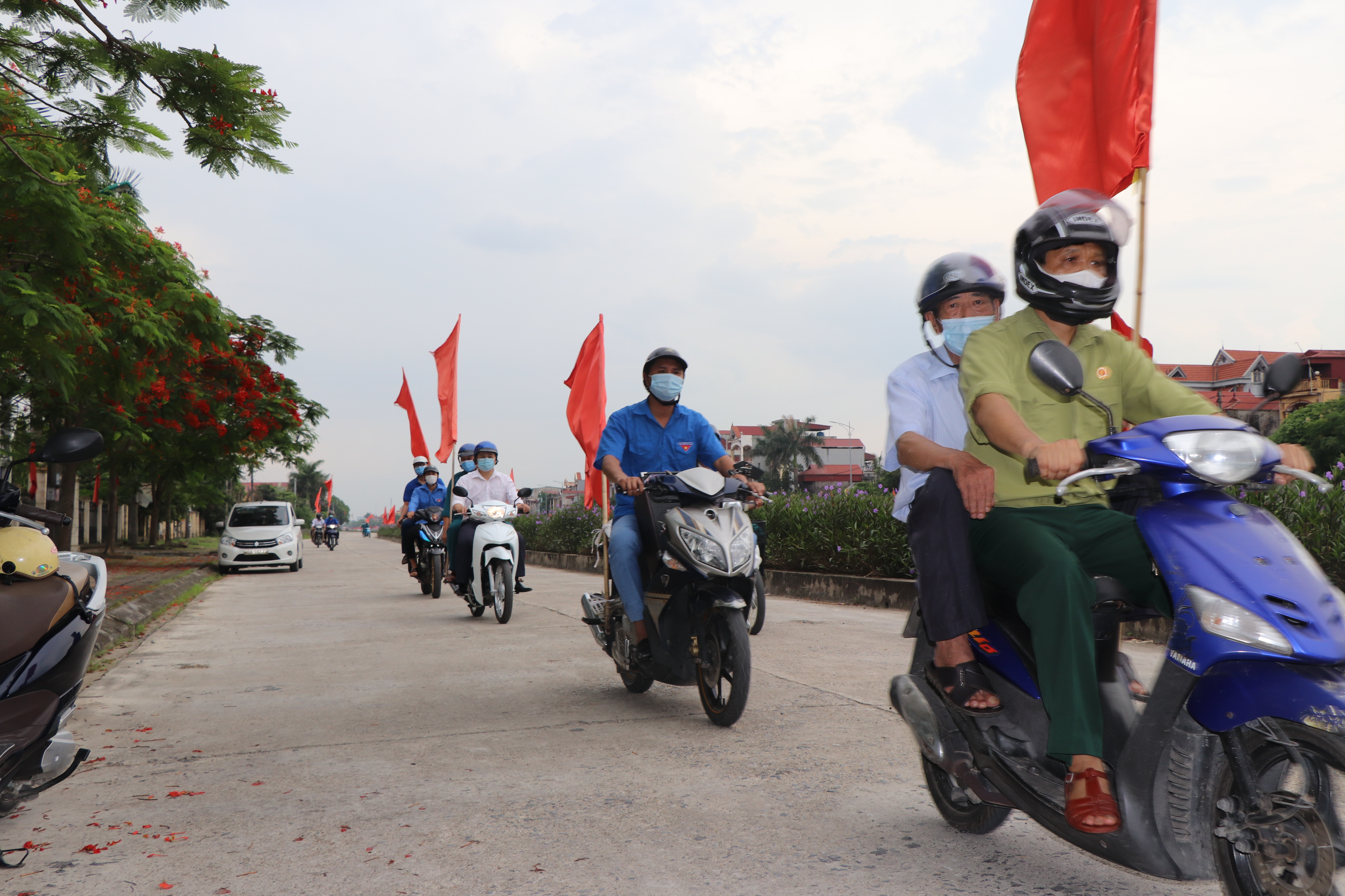   Thị trấn Vương: Ra quân tuyên truyền lưu động về bầu cử và phòng chống dịch bệnh Covid-19