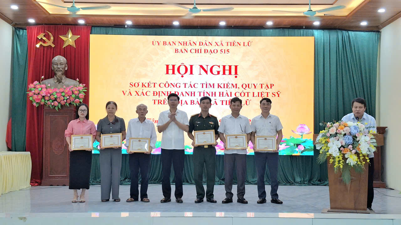 Xã Tiên Lữ Tổ chức hội nghị sơ kết công tác tìm kiếm, quy tập và xác định danh tính hài cốt liệt sĩ trong các nghĩa trang liệt sĩ trên địa bàn.