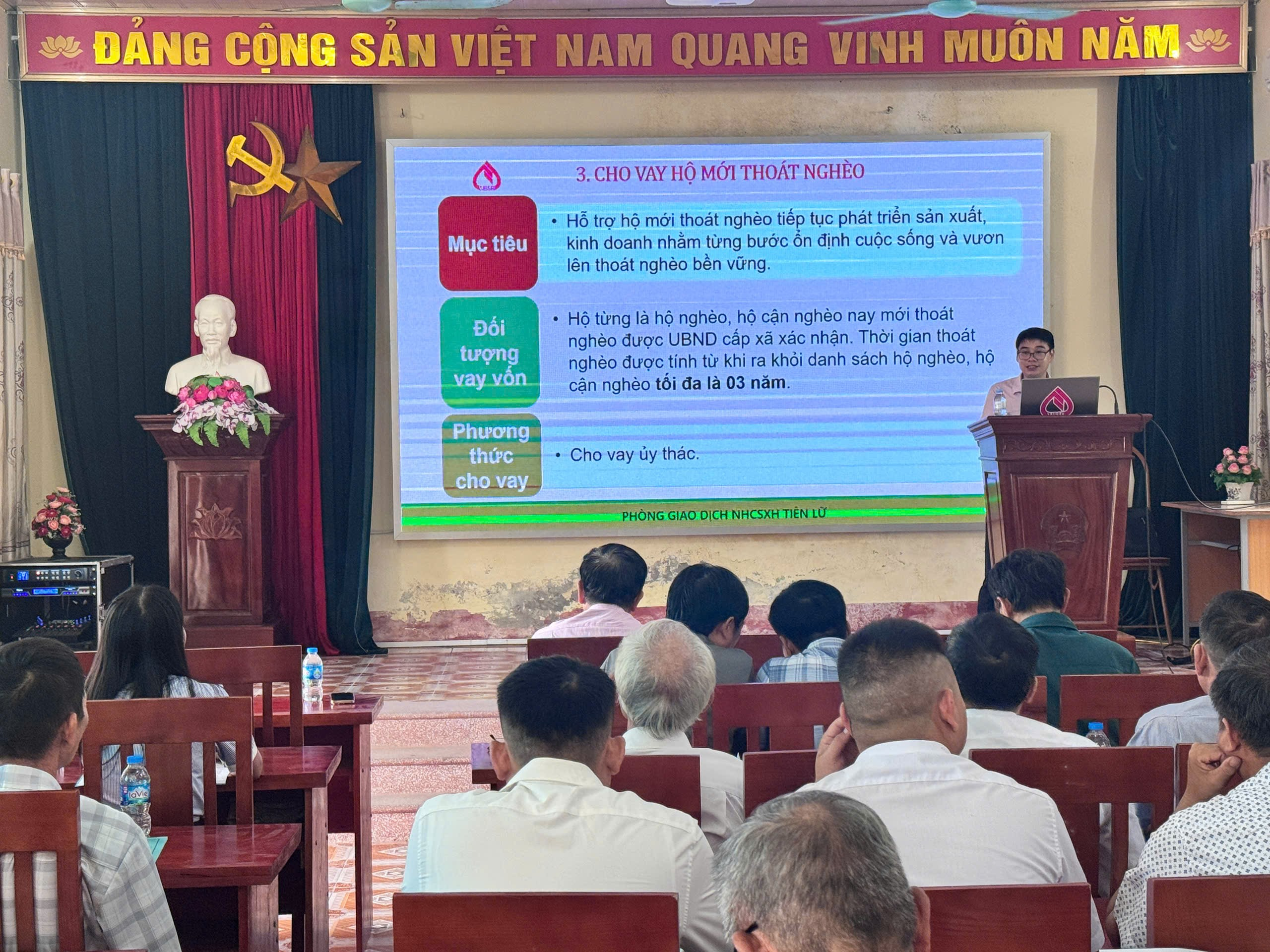 Ngân hàng chính sách xã hội Tiên Lữ tổ chức tập huấn nghiệp vụ cho trưởng thôn