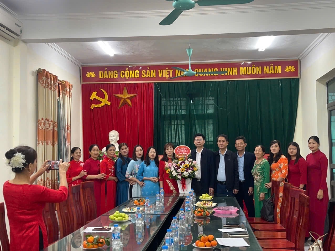 Các chi hội phụ nữ xã Tiên Lữ tổ chức sinh hoạt kỷ niệm Ngày Quốc tế Phụ nữ 8/3