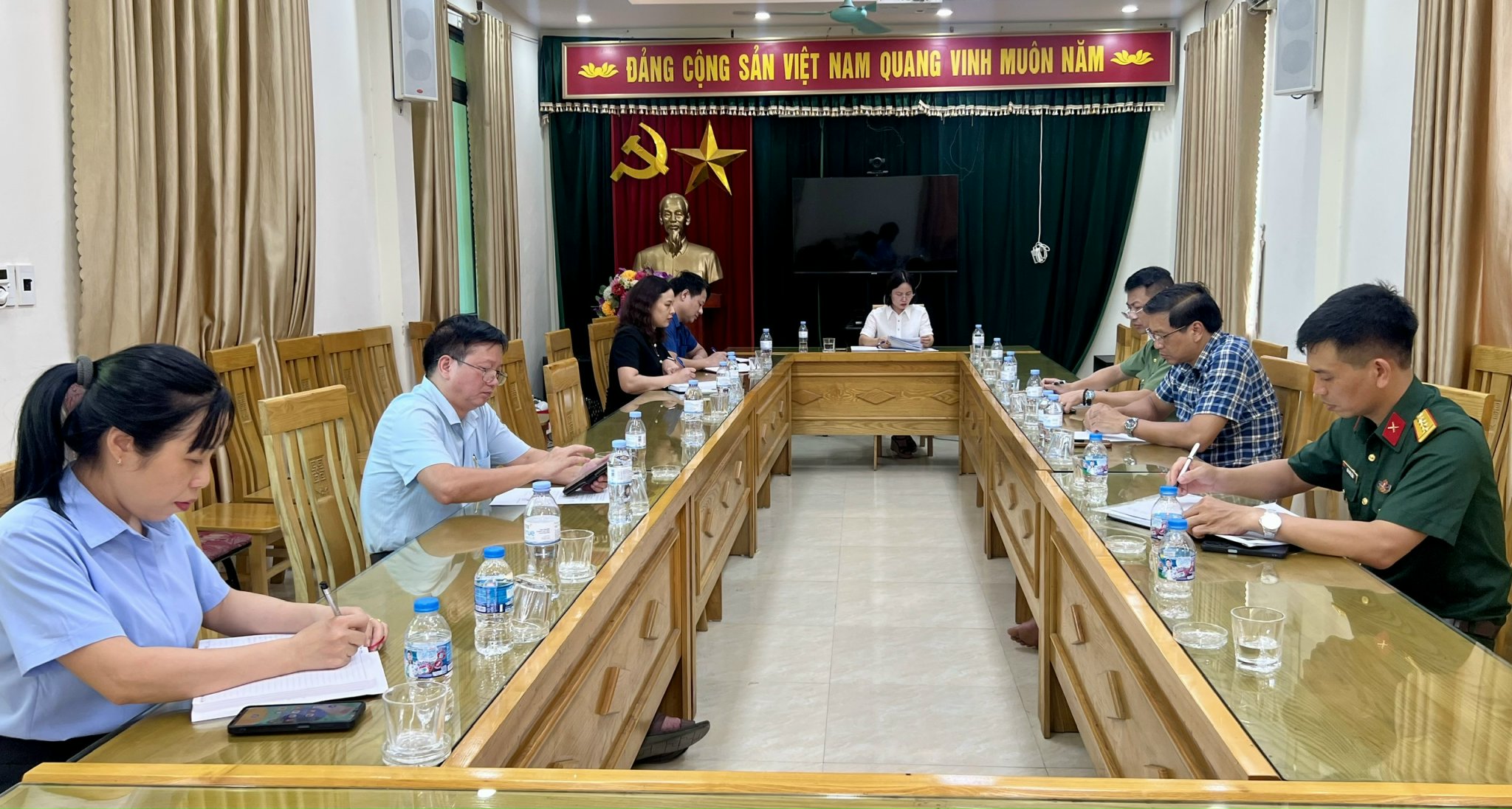 UBND xã Tiên Lữ họp triển khai công tác phối hợp tổ chức Kỳ thi tuyển sinh vào lớp 10 THPT năm học 2026–2027